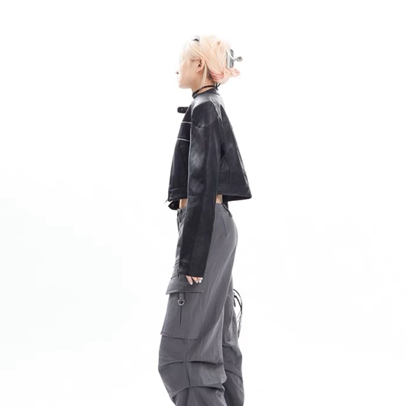 Black leather jacket - Picture 2 of 2